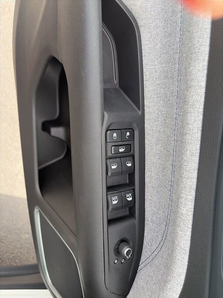 Used 2023 Jeep Compass Latitude w/ Convenience Group image 23