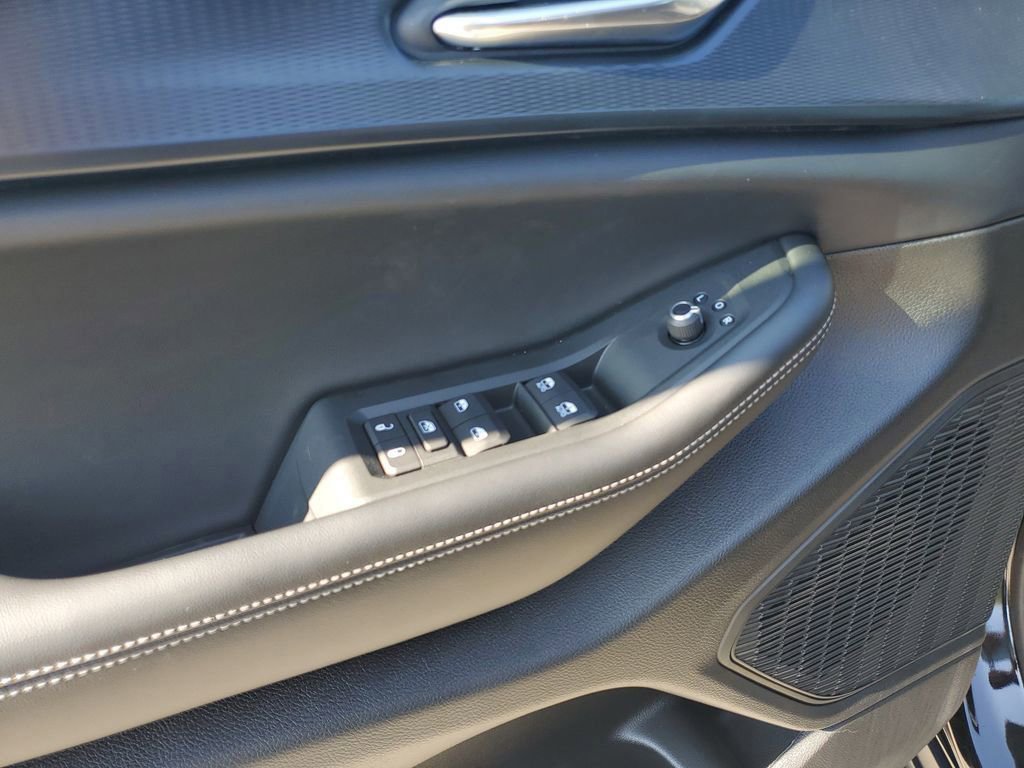 New 2025 Jeep Grand Cherokee L Laredo image 16