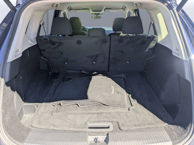 Used 2025 Nissan Rogue SV FWD image 12