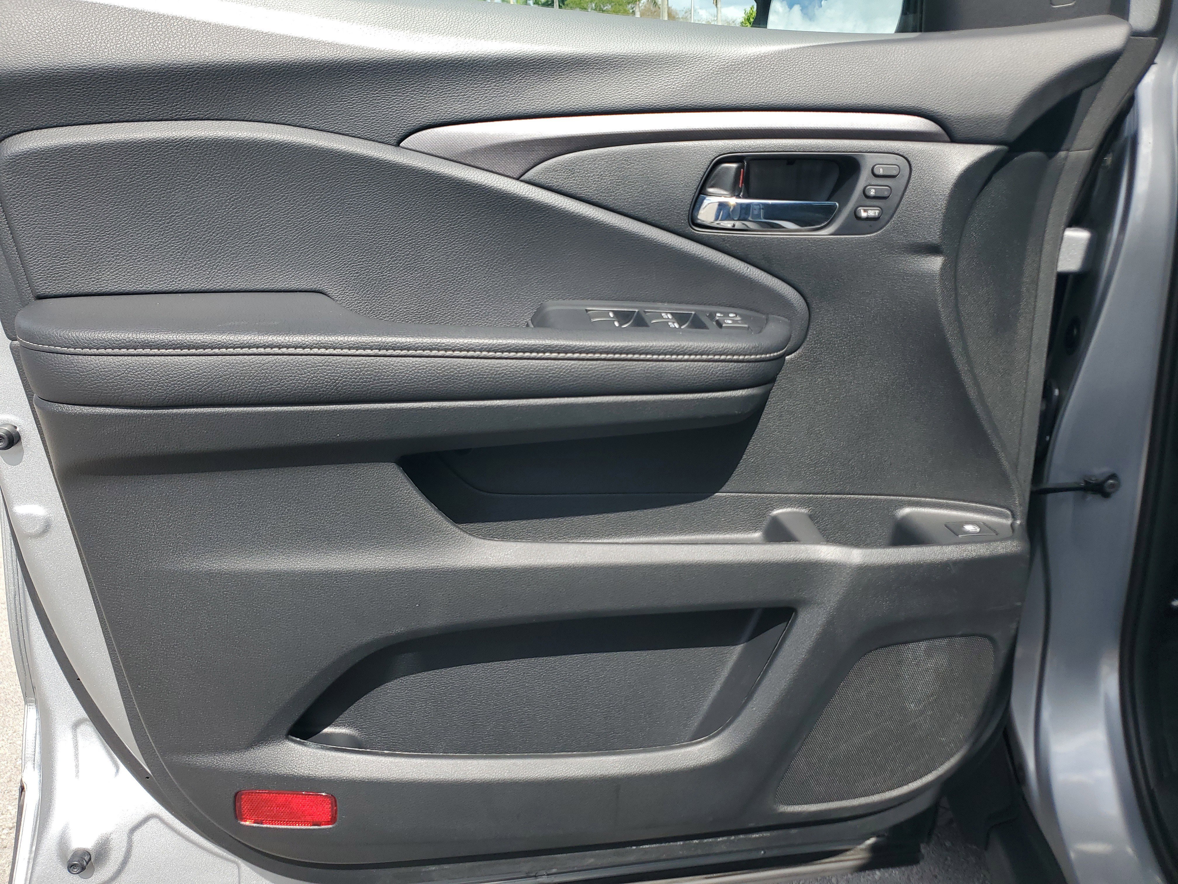 Used 2025 Honda Ridgeline RTL image 27