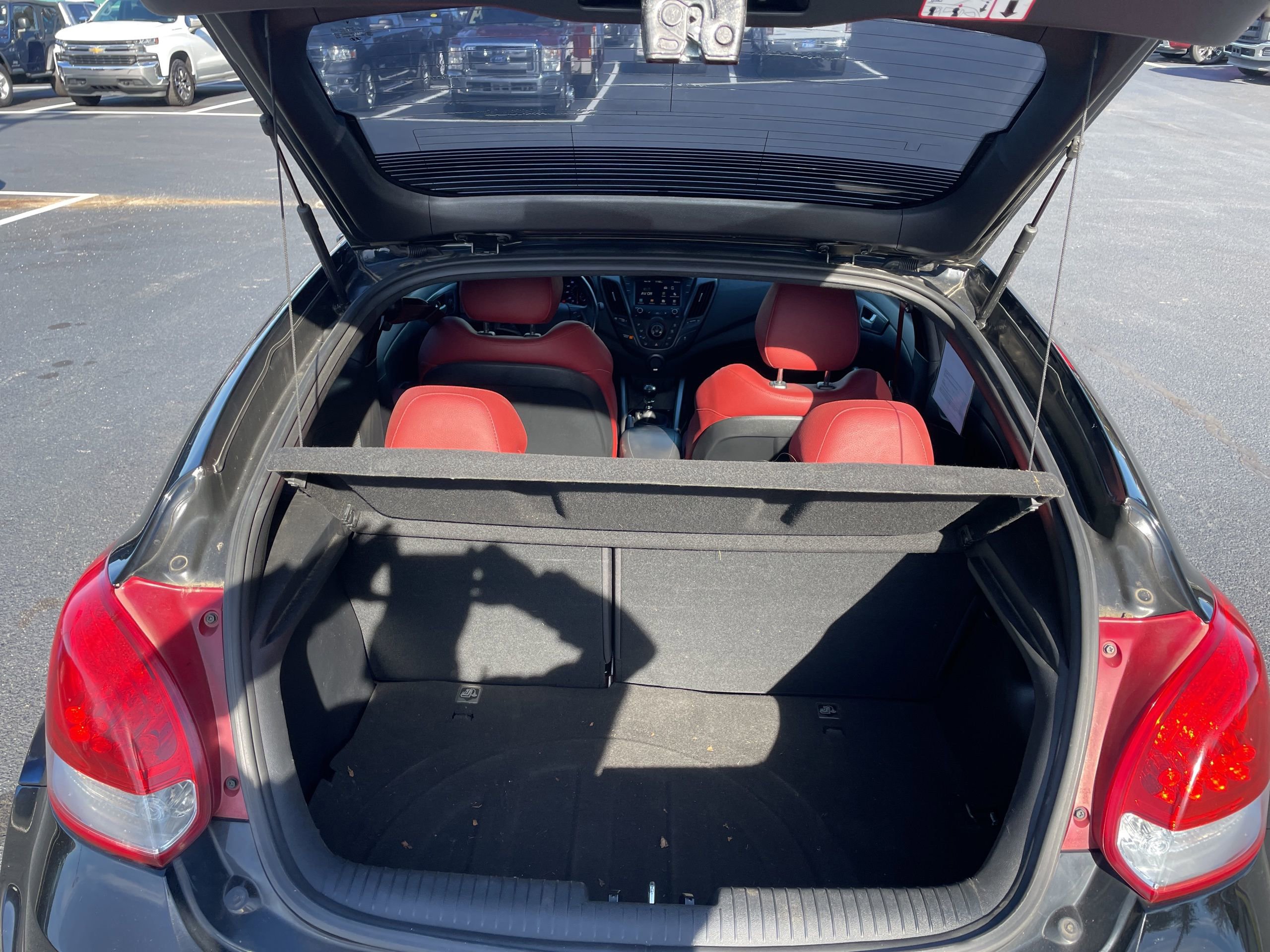 Used 2017 Hyundai Veloster Turbo R-Spec image 19