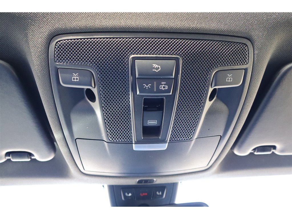 Used 2017 Mercedes-Benz GLA 250 4MATIC image 36