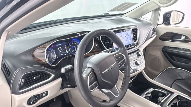 Used 2023 Chrysler Pacifica Limited image 39