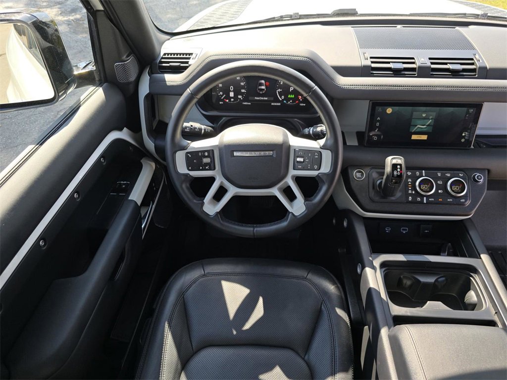 Used 2024 Land Rover Defender 90 S image 24