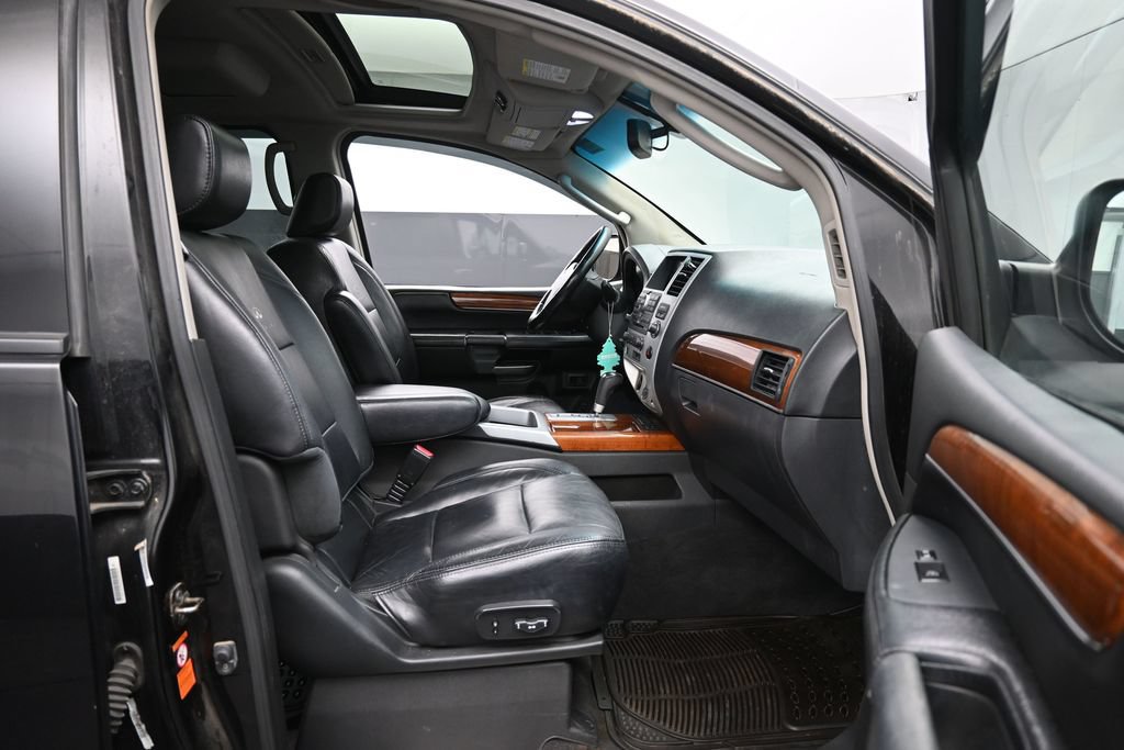Used 2010 INFINITI QX56 4WD w/ Technology Pkg image 30