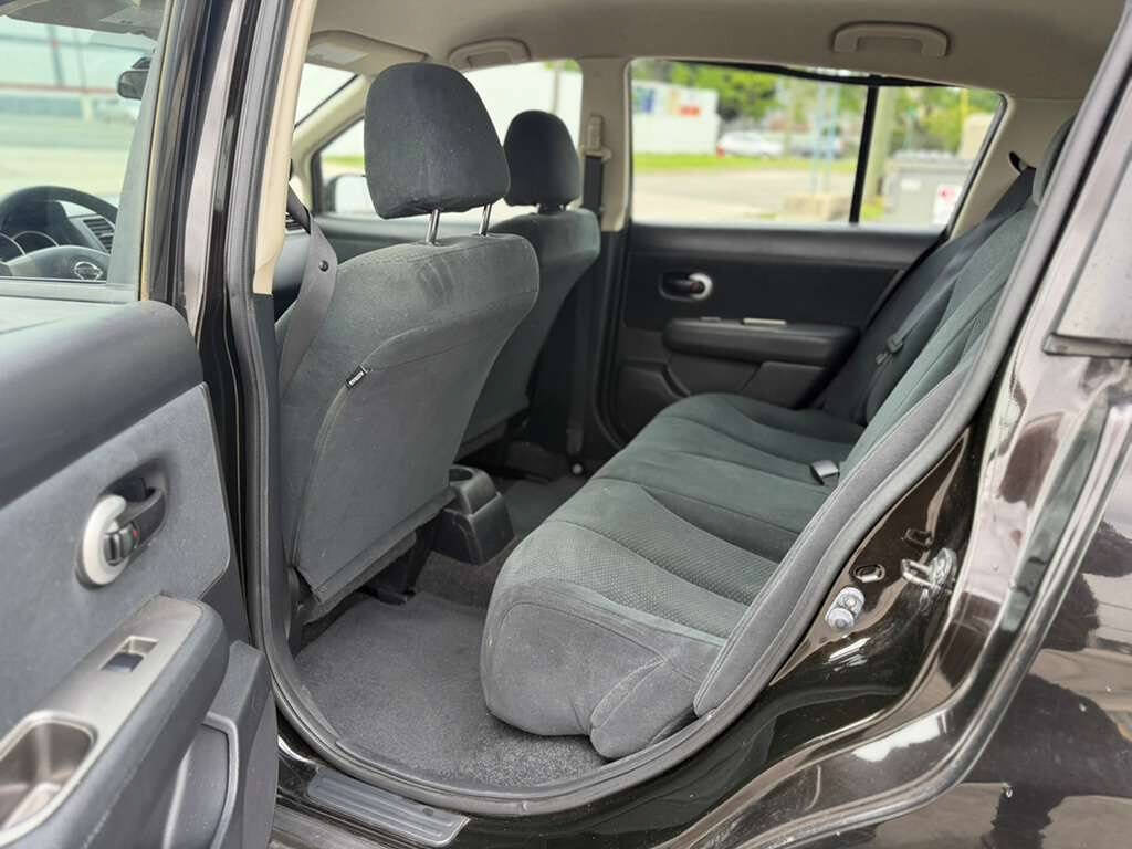 Used 2011 Nissan Versa 1.8 S w/ Plus Pkg FWD image 9