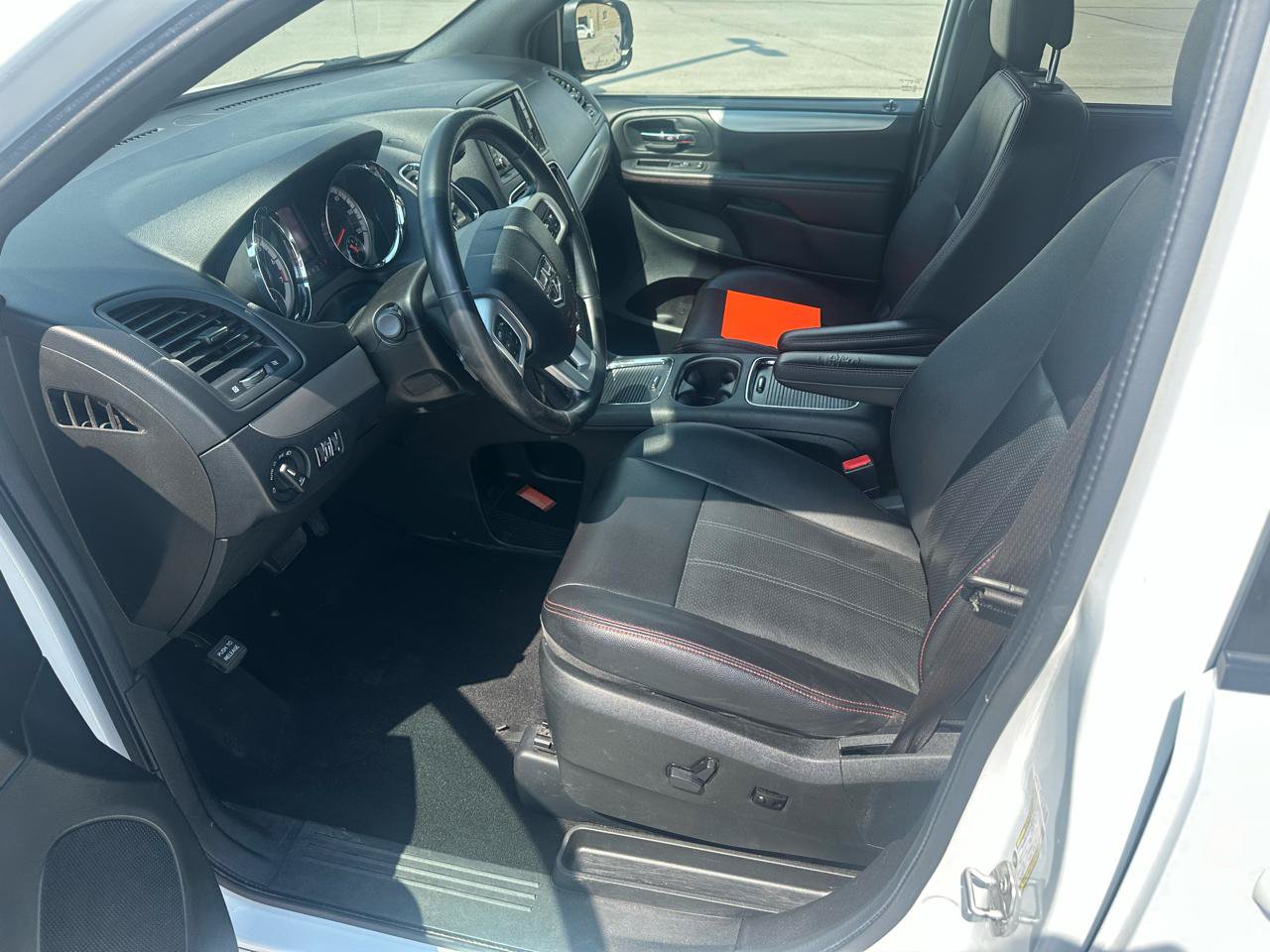 Used 2018 Dodge Grand Caravan GT FWD image 18