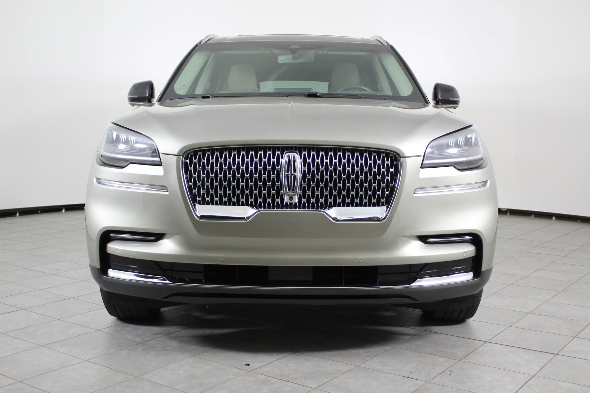 Used 2023 Lincoln Aviator Reserve w/ Equipment Group 201A image 6