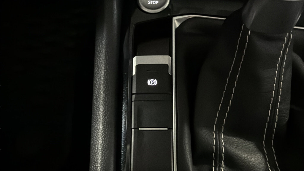 Certified 2025 Volkswagen Taos SE image 38