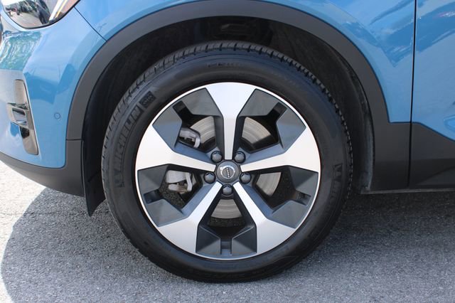 Used 2025 Volvo XC40 B5 Plus image 35