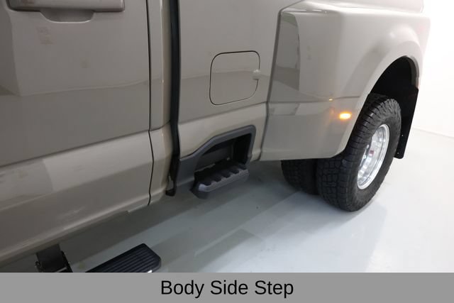 Used 2026 Ford F350 Lariat w/ FX4 Off-Road Package AWD/4WD image 45
