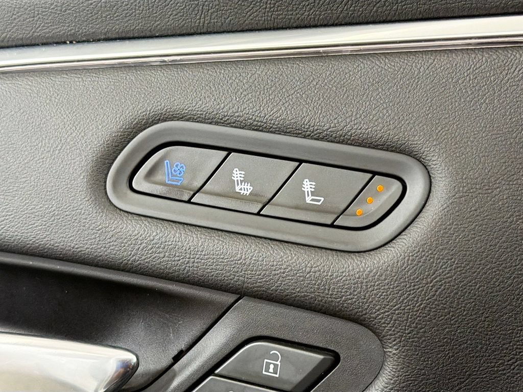Used 2021 Cadillac Escalade Sport w/ Driver Assist Tech Package AWD/4WD image 21