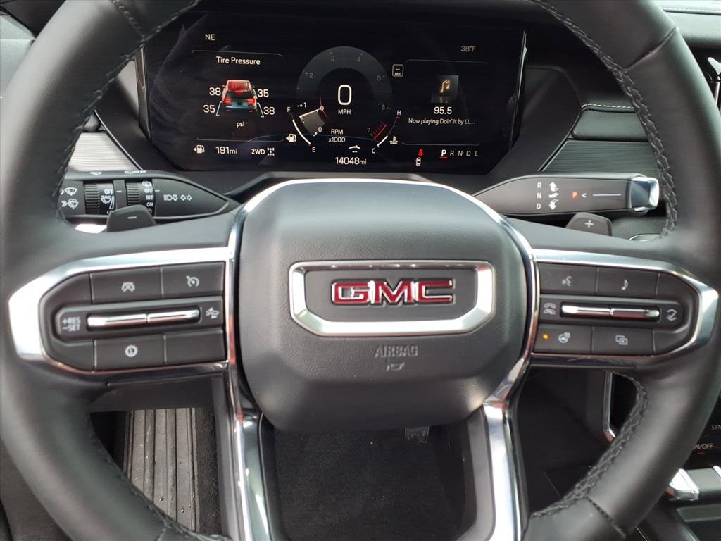 Used 2025 GMC Acadia Elevation image 32