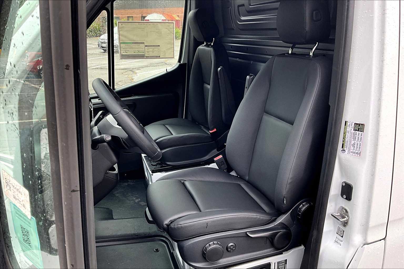 New 2025 Mercedes-Benz Sprinter 2500 image 12