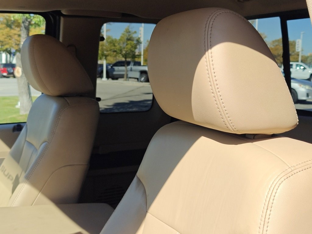 Used 2011 Ford F250 Lariat image 12