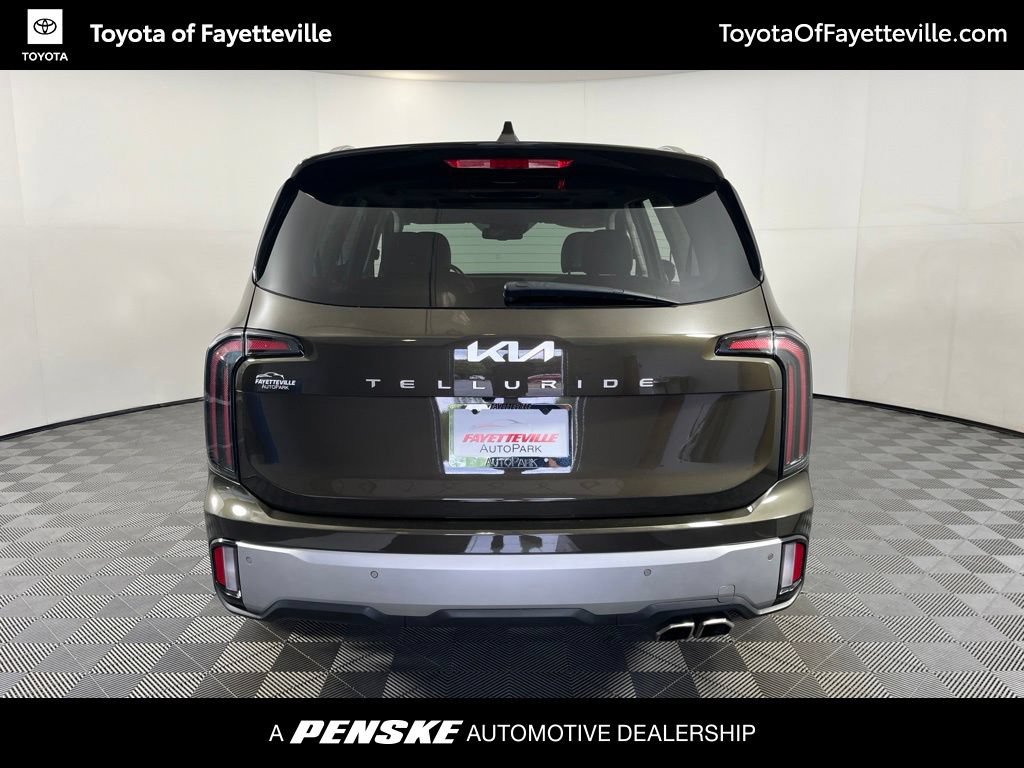 Used 2023 Kia Telluride EX w/ EX Captain's Chair Package FWD image 9