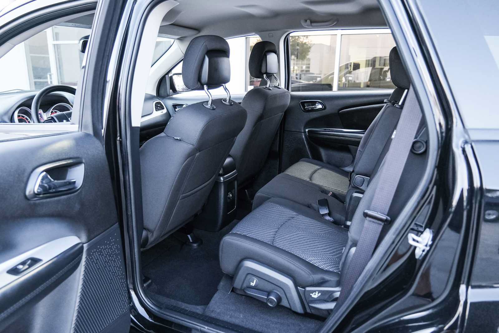 Used 2020 Dodge Journey SE FWD image 28