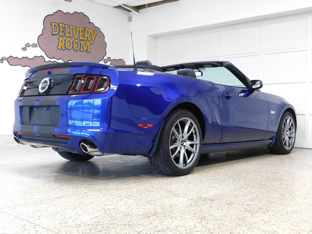 Used 2013 Ford Mustang GT Premium w/ Electronics Pkg RWD image 10