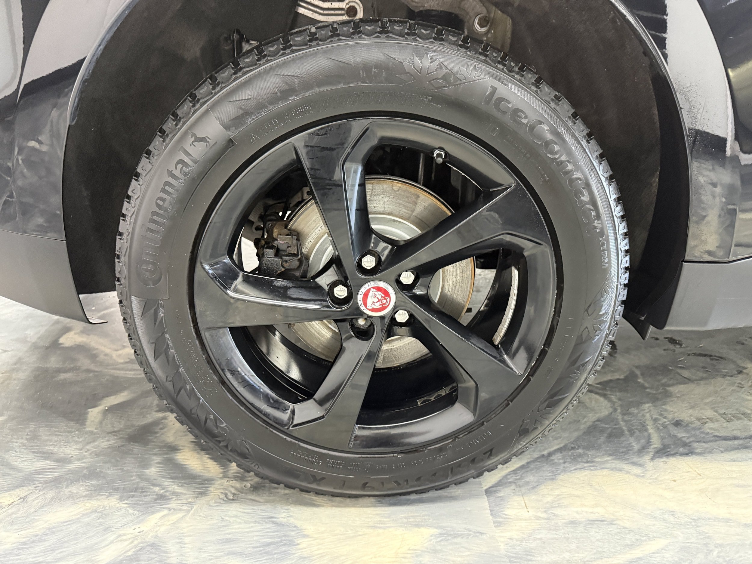 Used 2020 Jaguar F-PACE Prestige AWD/4WD image 32