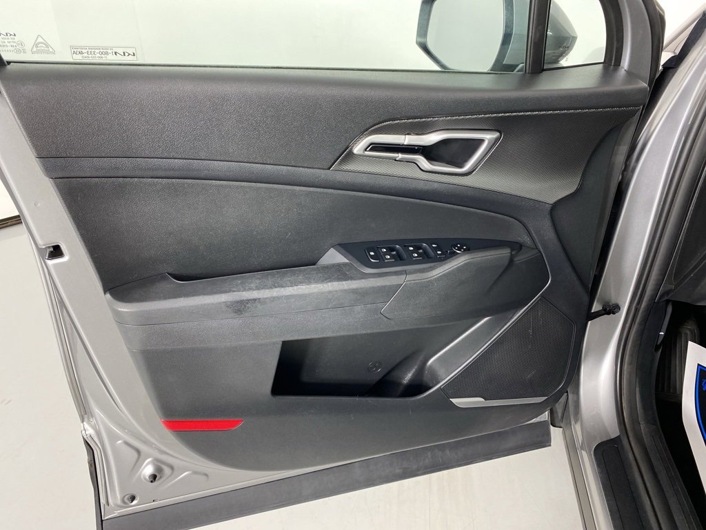 Used 2023 Kia Sportage LX image 14