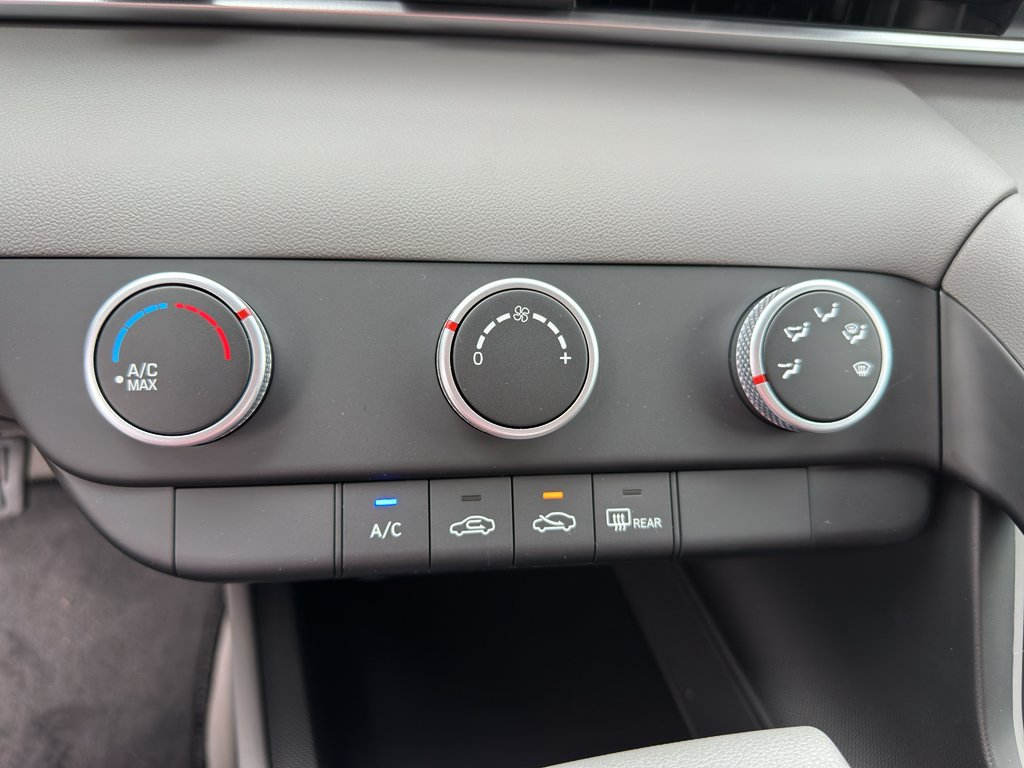 New 2026 Hyundai Elantra SE FWD image 20