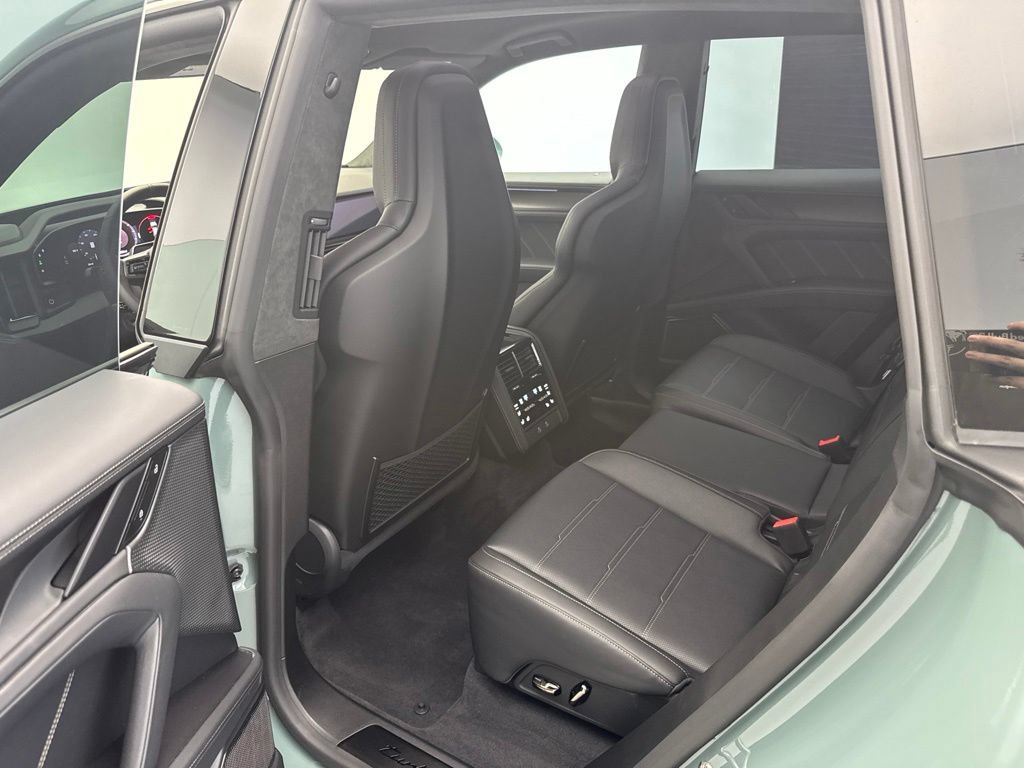 New 2026 Porsche Cayenne Turbo AWD/4WD image 9