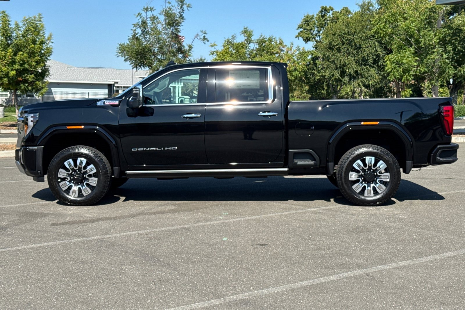 New 2025 GMC Sierra 2500 Denali w/ Denali Reserve Package image 8