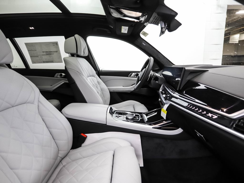 Used 2026 BMW X7 xDrive40i w/ M Sport Package image 39