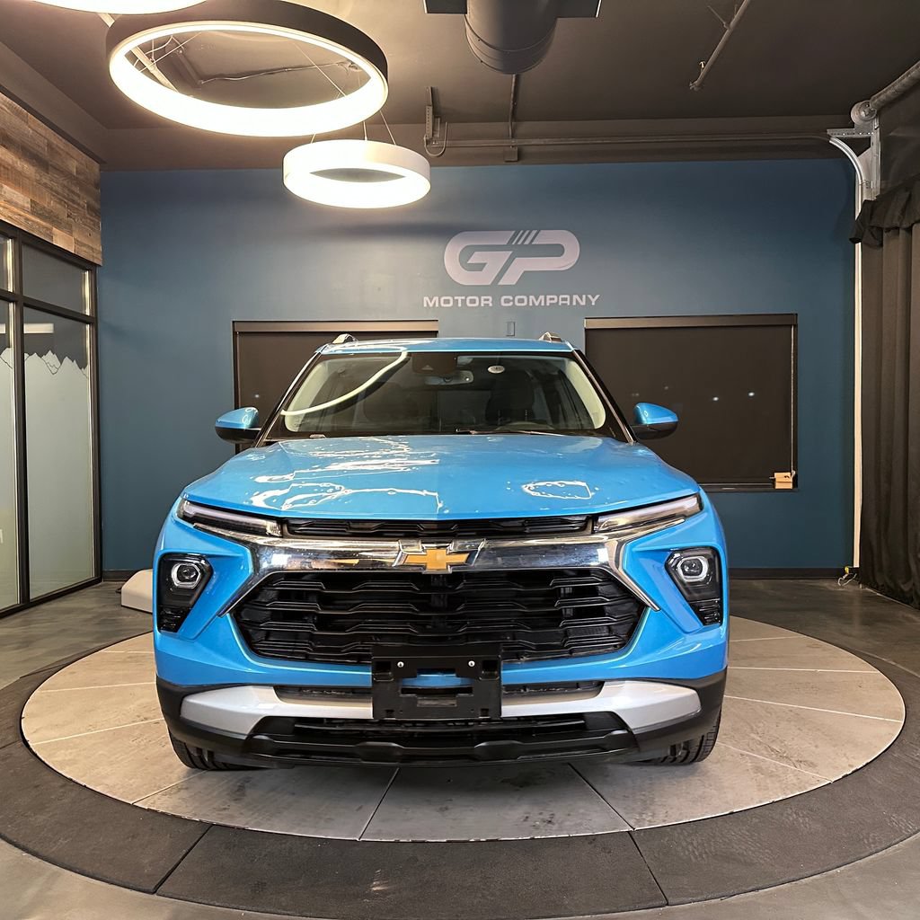 Used 2025 Chevrolet TrailBlazer LT w/ Convenience Package AWD/4WD image 8