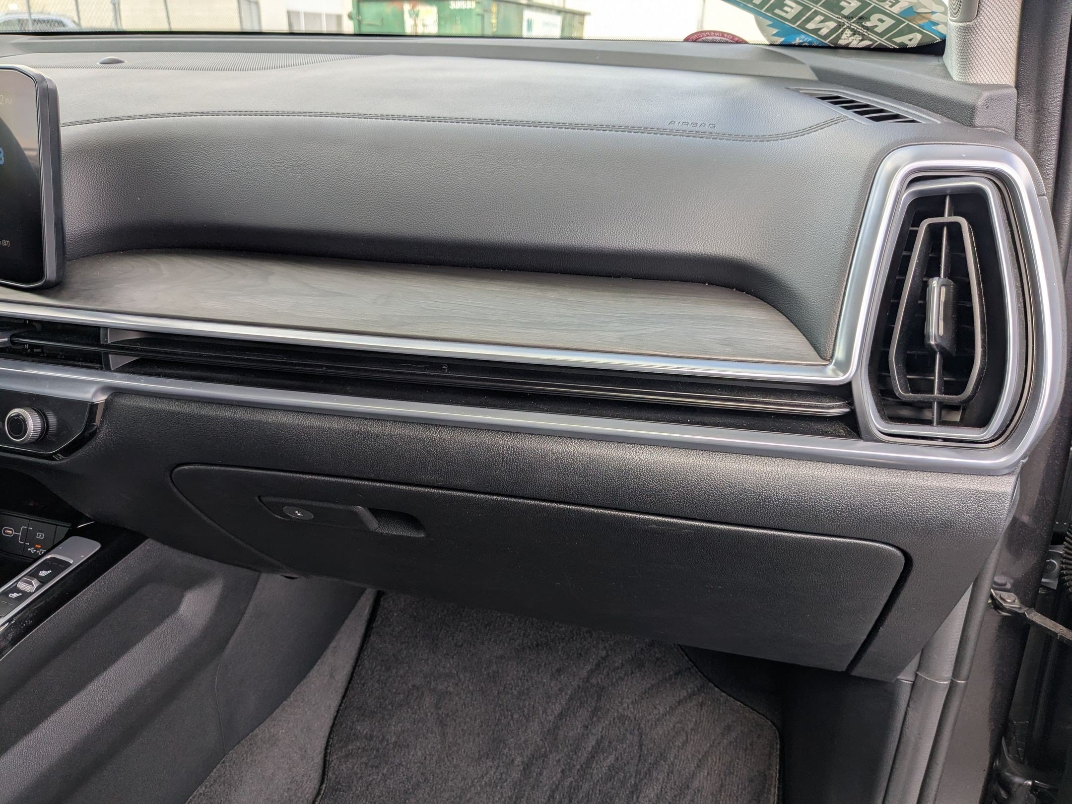 Certified 2025 Kia Sorento SX AWD/4WD image 32