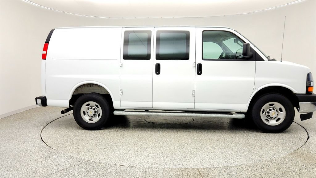 Used 2025 Chevrolet Express 2500 w/ Driver Convenience Package RWD image 4