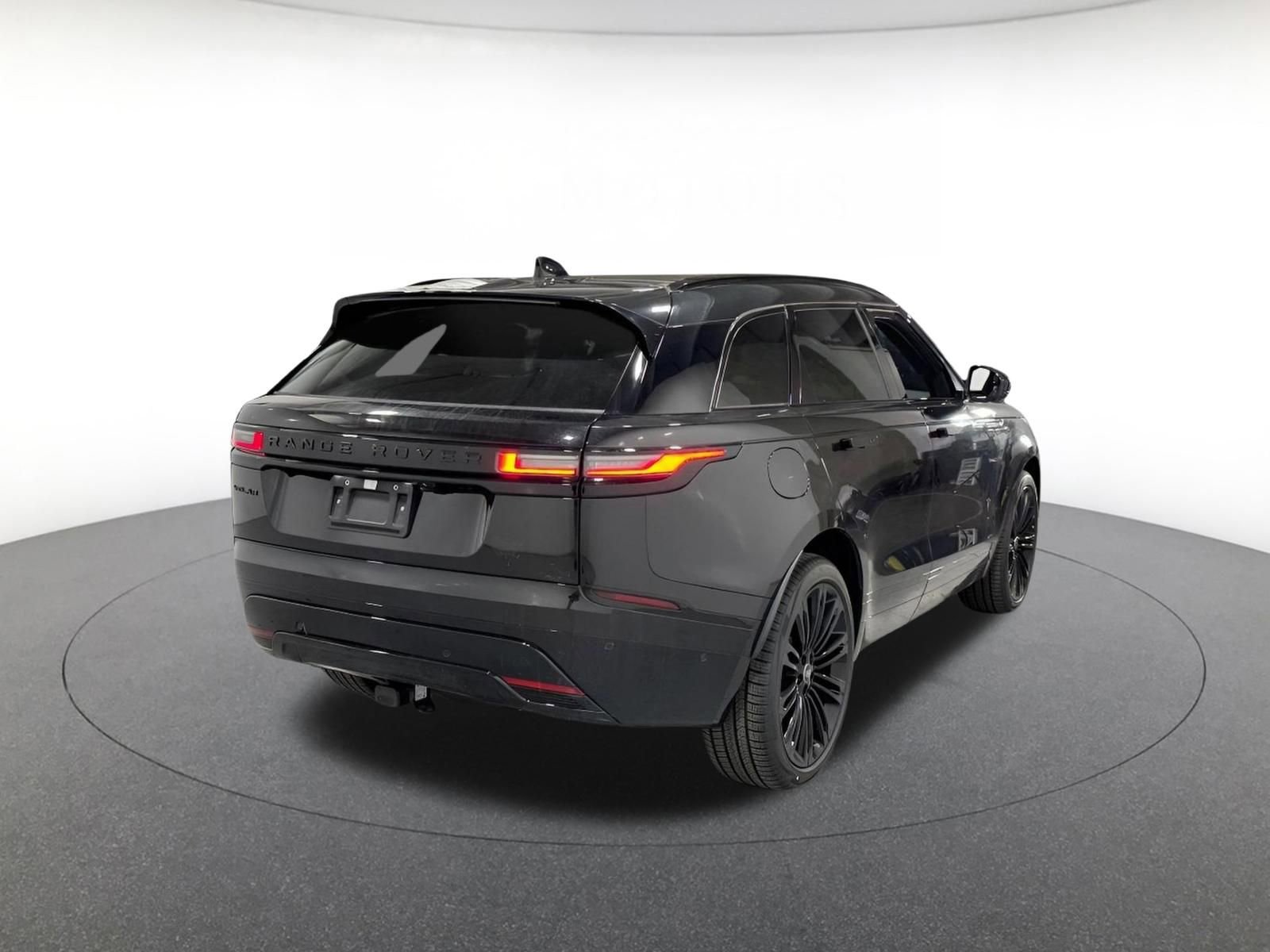 New 2026 Land Rover Range Rover Velar Dynamic SE image 5