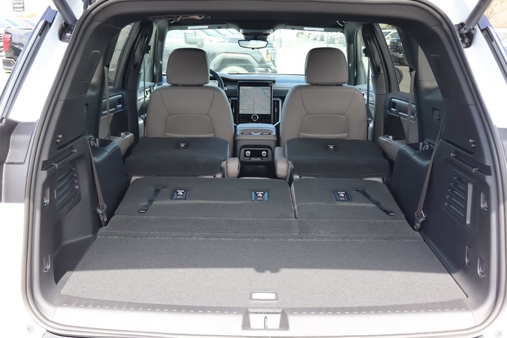 New 2026 GMC Acadia Elevation w/ Elevation Premium Package AWD/4WD image 8