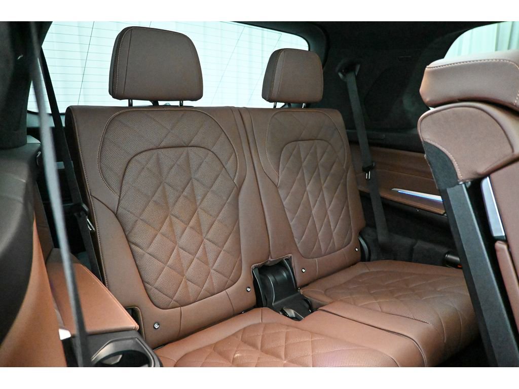 Used 2025 BMW X7 xDrive40i w/ Executive Package image 20