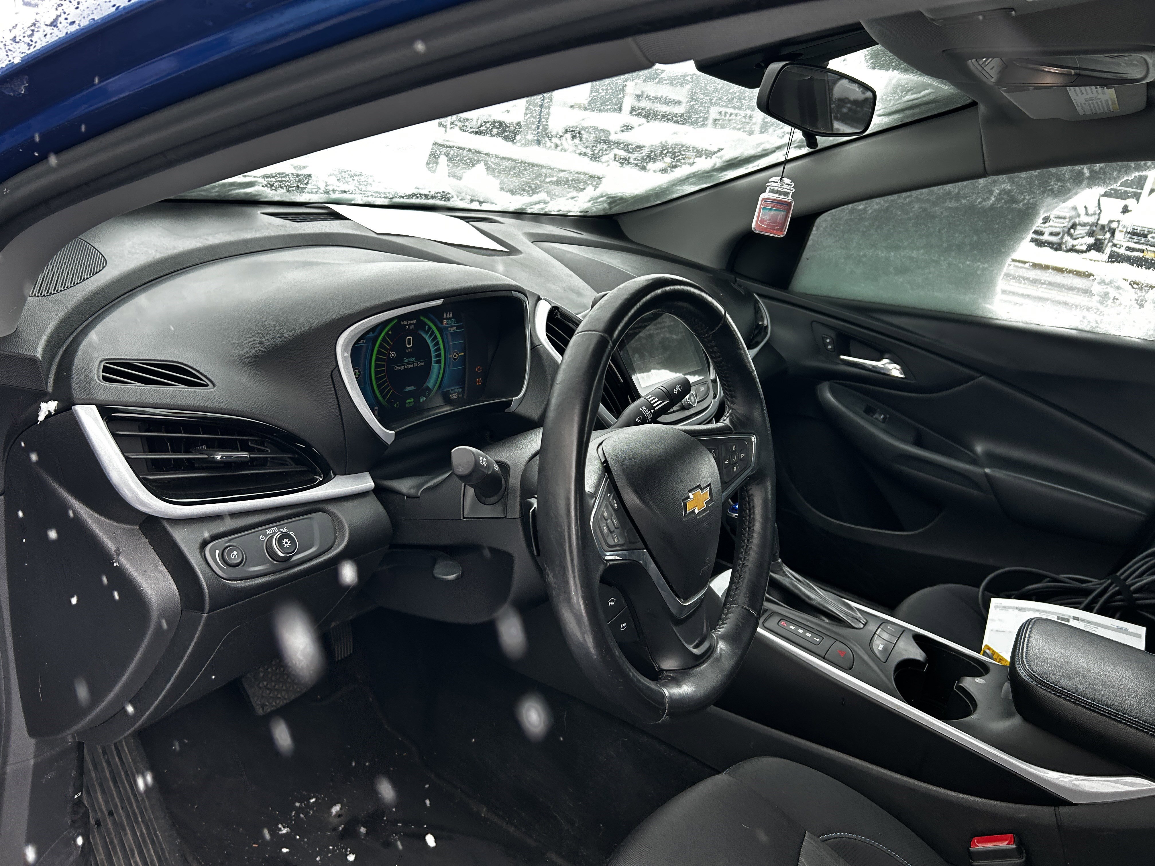 Used 2016 Chevrolet Volt LT w/ Comfort Package FWD image 9