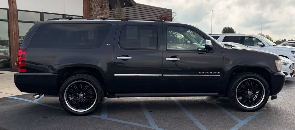 Used 2011 Chevrolet Suburban LTZ AWD/4WD image 27