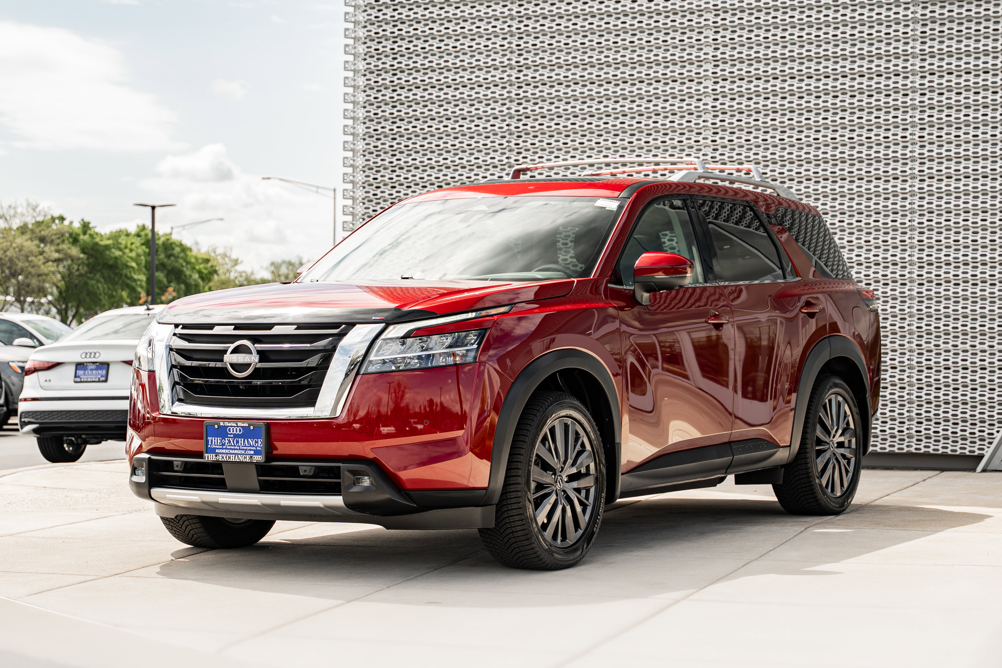 Used 2022 Nissan Pathfinder SL w/ SL Premium Package AWD/4WD image 7
