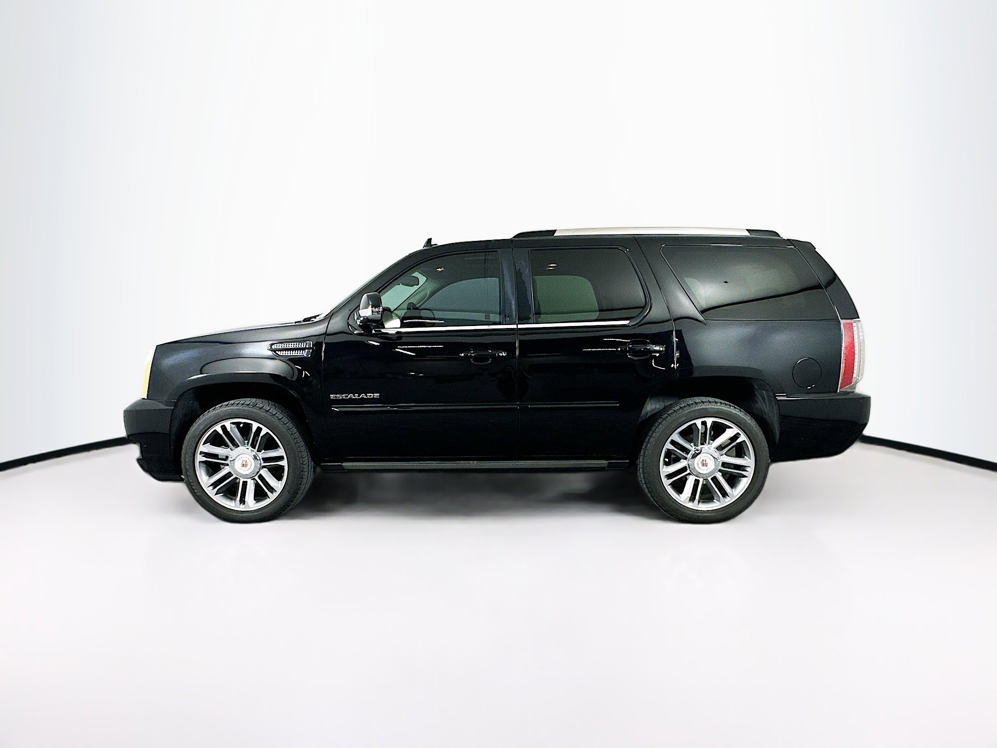 Used 2014 Cadillac Escalade Premium AWD/4WD image 4