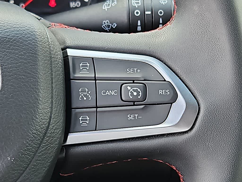 Used 2025 Jeep Compass Trailhawk AWD/4WD image 20