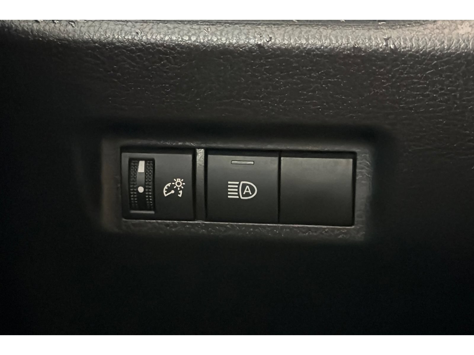 Certified 2025 Toyota RAV4 LE FWD image 29