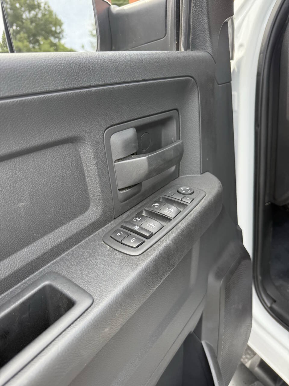 Used 2018 RAM 3500 Tradesman w/ Snow Chief Group AWD/4WD image 10