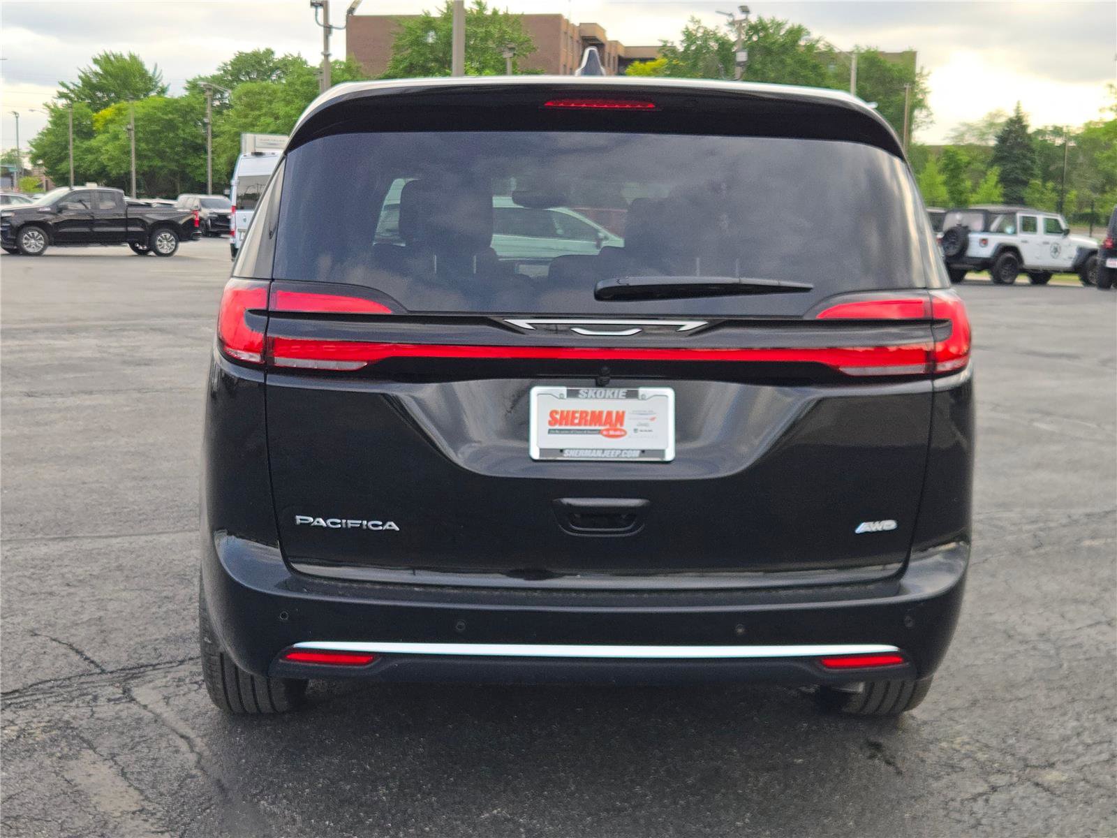 New 2027 Chrysler Pacifica Select AWD/4WD image 13