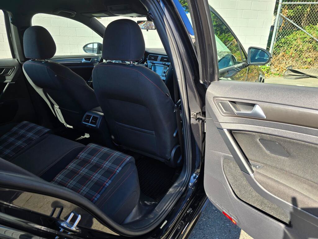 Used 2018 Volkswagen GTI S FWD image 13