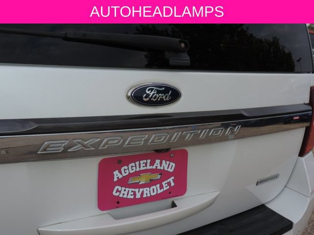 Used 2016 Ford Expedition XLT w/ Equipment Group 202A RWD image 11