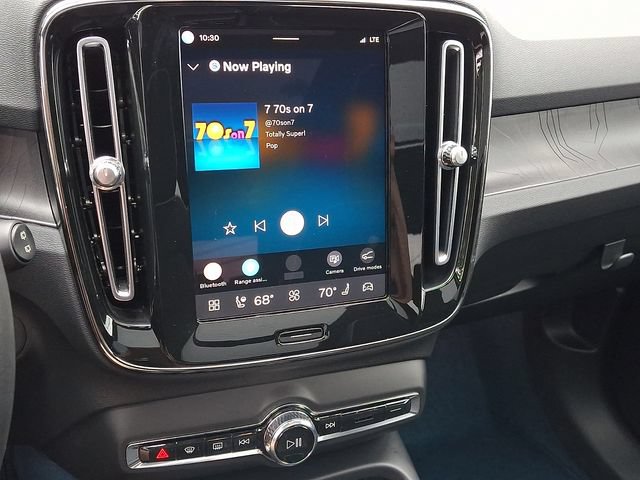 Certified 2023 Volvo XC40 Recharge Ultimate w/ Protection Package Premier AWD/4WD image 17