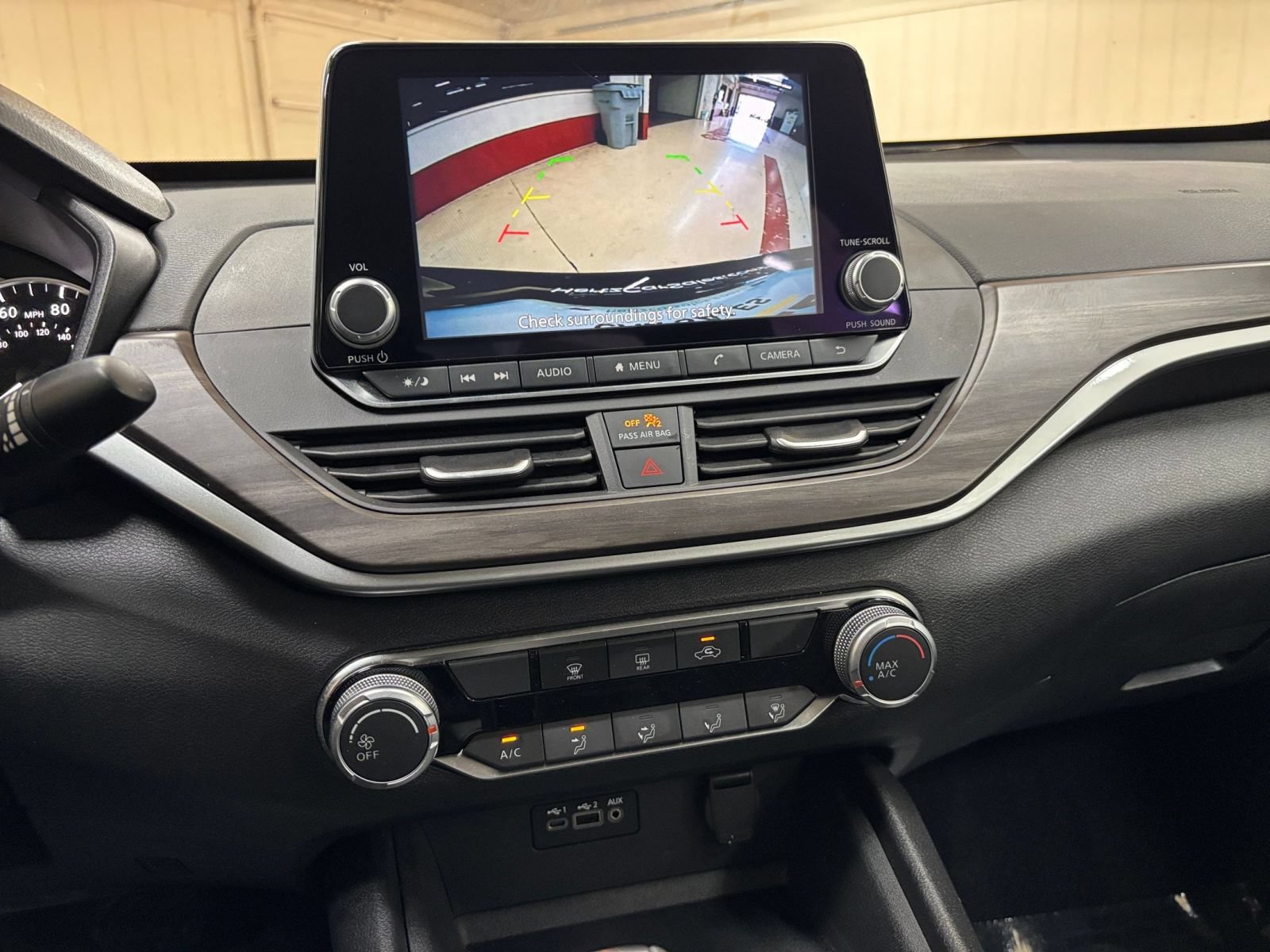 Used 2025 Nissan Altima 2.5 SV FWD image 17