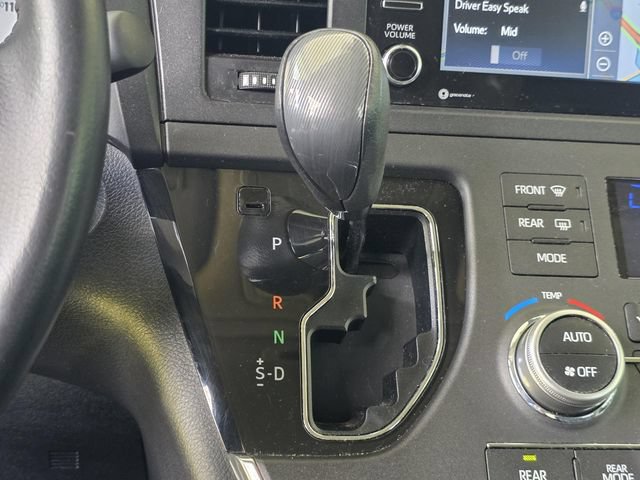 Used 2018 Toyota Sienna SE w/ SE Preferred Package FWD image 23