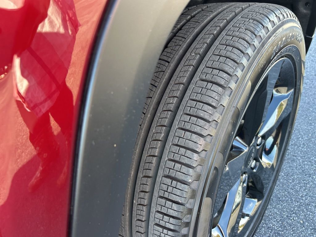 Used 2025 Jeep Grand Cherokee L Limited w/ Black Appearance Package image 45