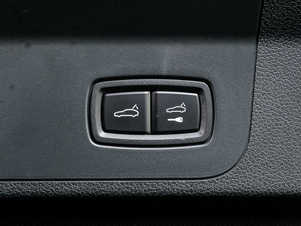 Certified 2023 Porsche Panamera 4S AWD/4WD image 32