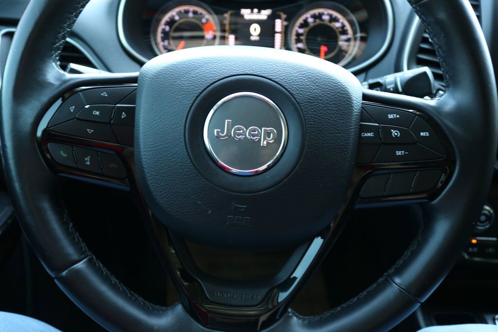 Used 2020 Jeep Cherokee Latitude Plus image 19